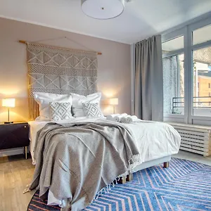 delta-business-apart-messe-dsseldorf-neu-mit-aufzug.topcolognehotels.com/