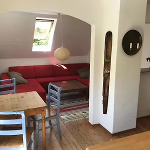 Apartment Charmante Altbau-dg-wohnung, München