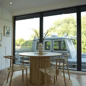 80qm-privates-hausboot-in-hamburg-mitte.hamburg-hotels-de.com/